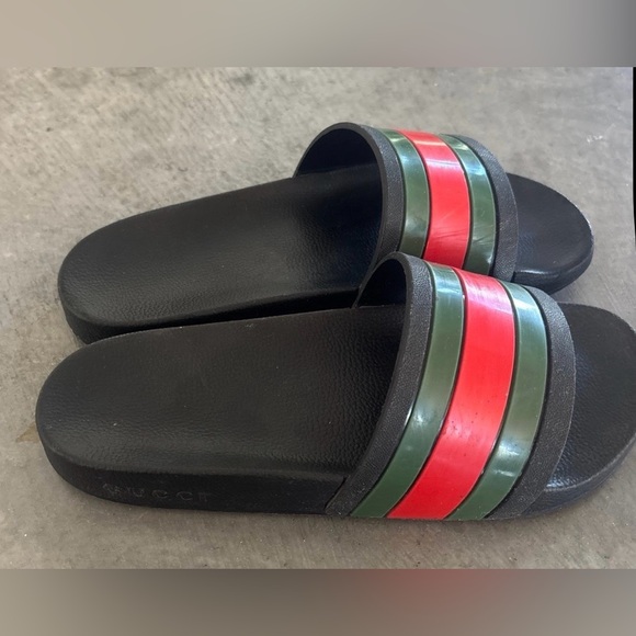 Authentic Men’s Gucci slides - Picture 2 of 3